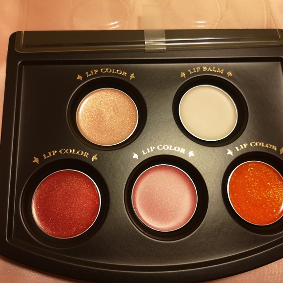 Anna Sui Makeup Dresser - Picture 10 of 14